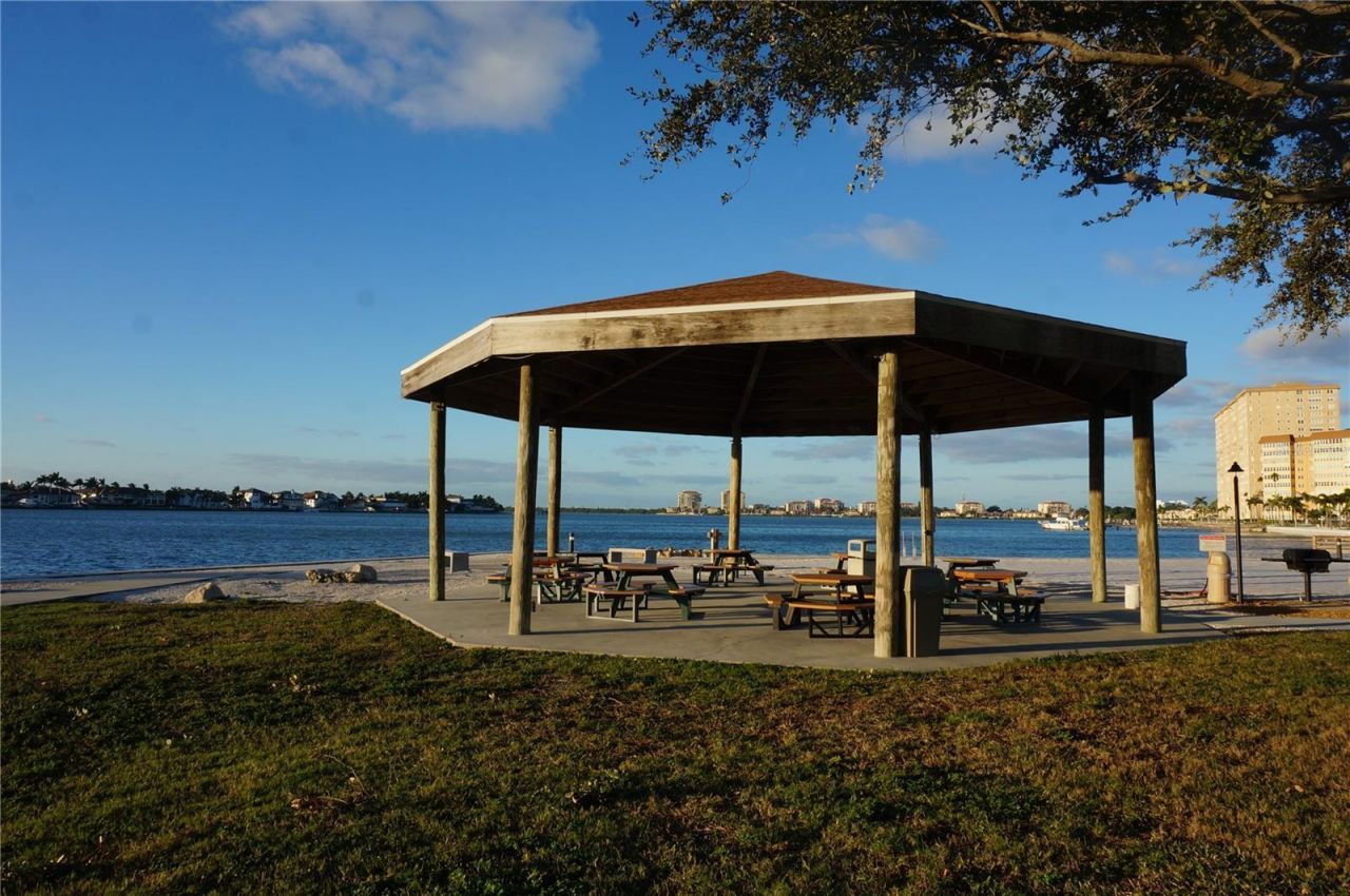 4900 Brittany Drive S, Unit 808, Saint Petersburg, FL 33715 Photo