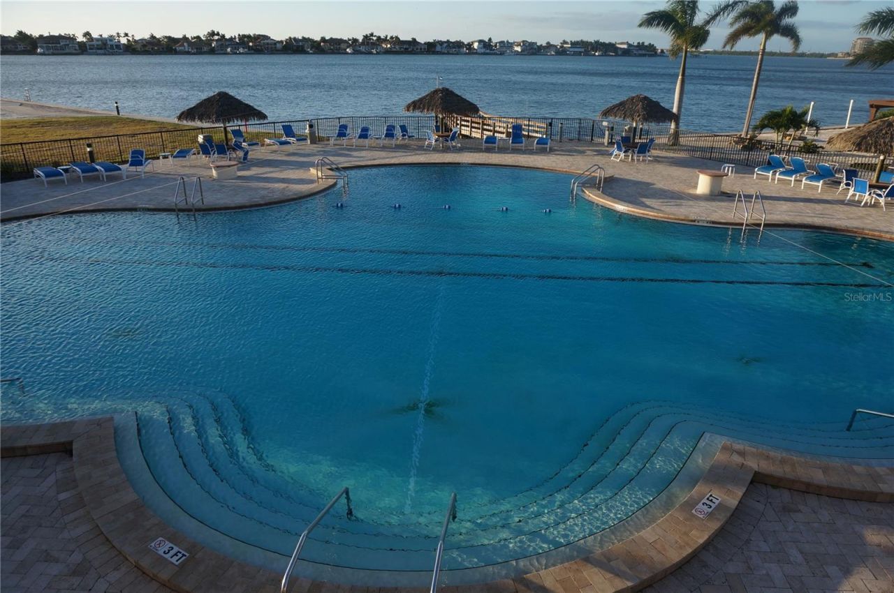 4900 Brittany Drive S, Unit 808, Saint Petersburg, FL 33715 Photo