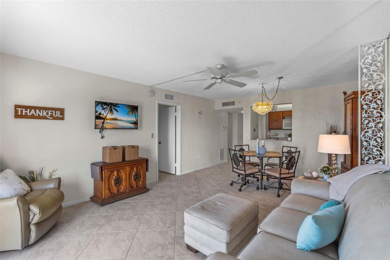 4900 Brittany Drive S, Unit 808, Saint Petersburg, FL 33715 Photo