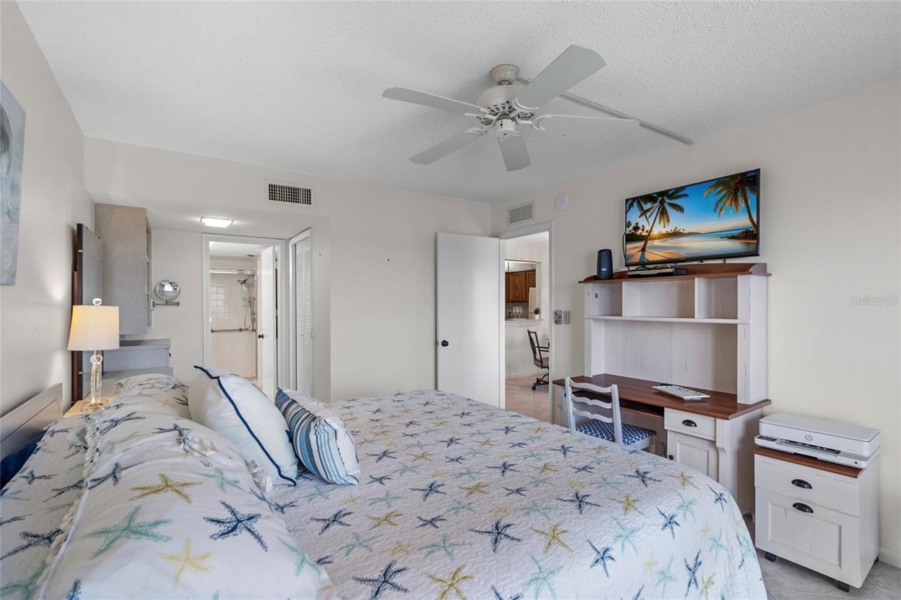 4900 Brittany Drive S, Unit 808, Saint Petersburg, FL 33715 Photo