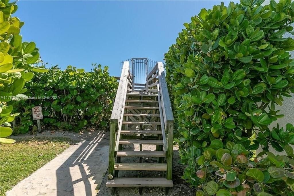 11000 S Ocean Dr, Unit 211, Jensen Beach, FL 34957 Photo