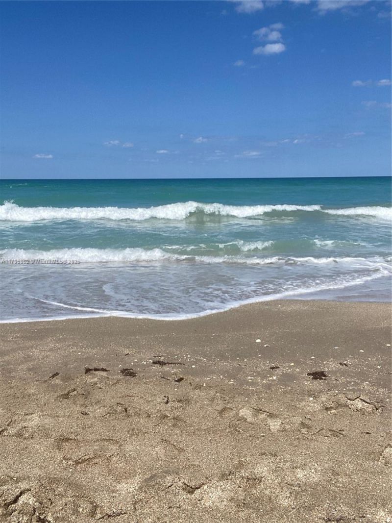 11000 S Ocean Dr, Unit 211, Jensen Beach, FL 34957 Photo