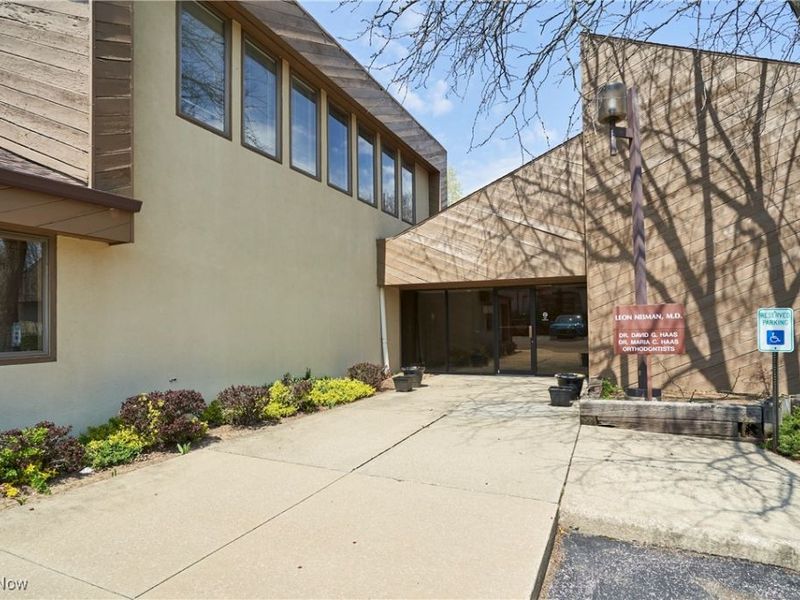 3500 W Market Street, Unit 1, Fairlawn, OH 44333 Photo 2