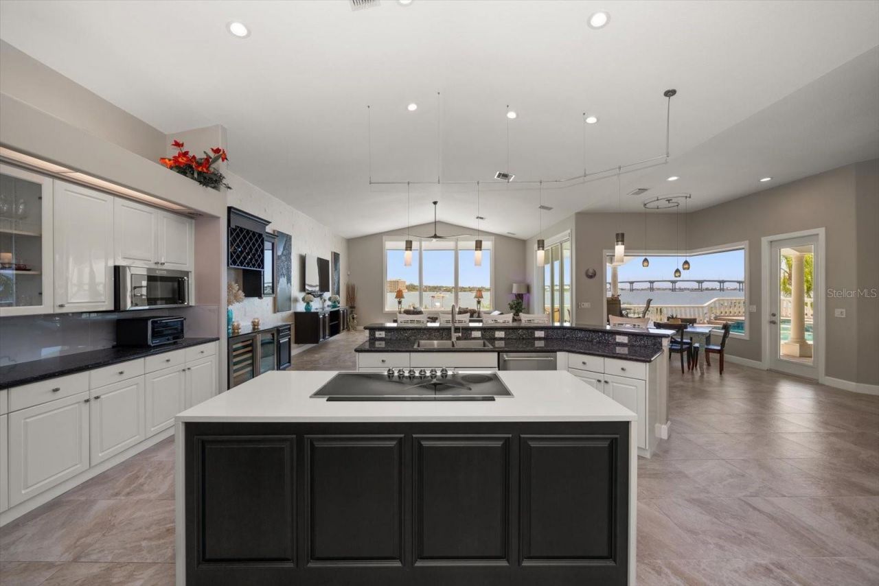 14 Sunset Bay Drive, Belleair, FL 33756 Photo