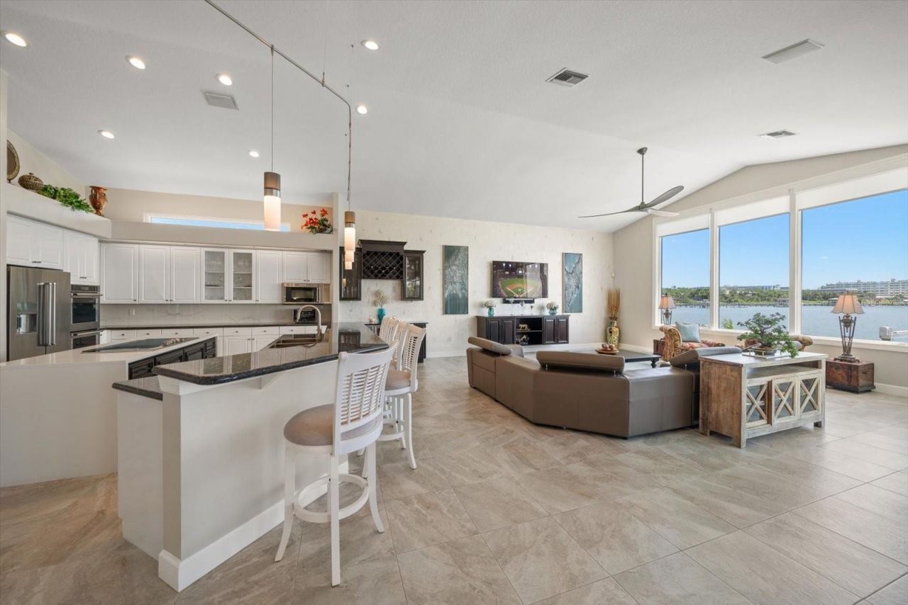 14 Sunset Bay Drive, Belleair, FL 33756 Photo