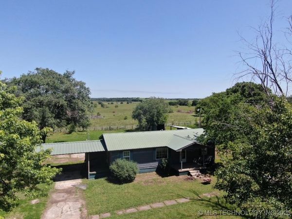 824 W Houston Street, Okemah, OK 74859