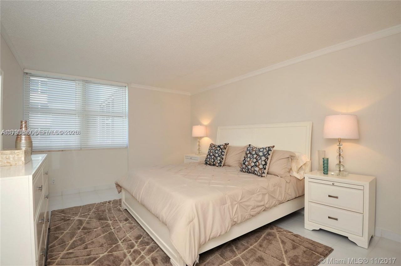 2030 S Ocean Dr, Unit 1804, Hallandale Beach, FL 33009 Photo