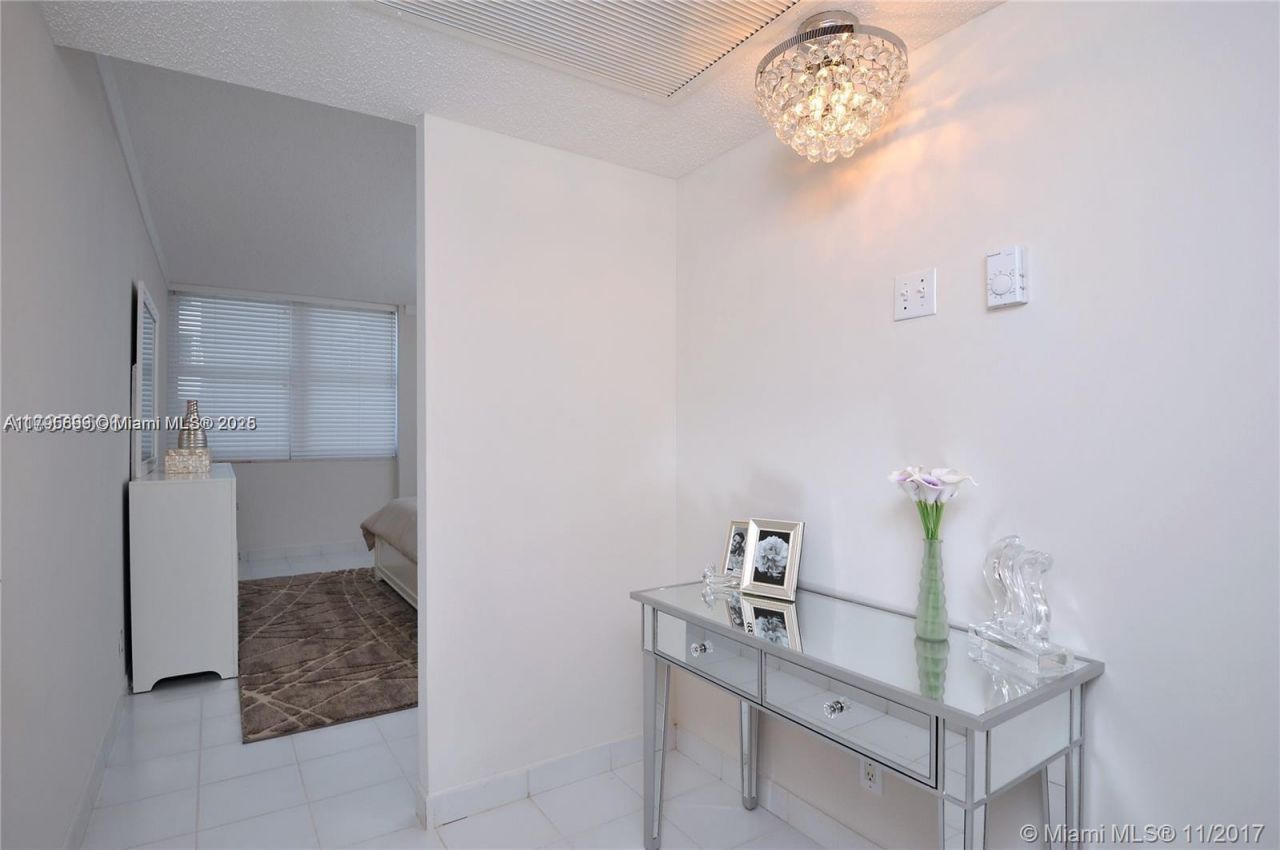 2030 S Ocean Dr, Unit 1804, Hallandale Beach, FL 33009 Photo