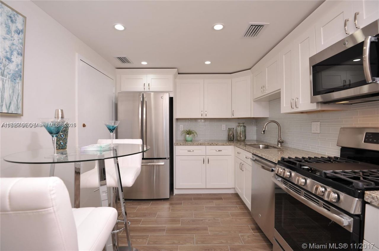 2030 S Ocean Dr, Unit 1804, Hallandale Beach, FL 33009 Photo