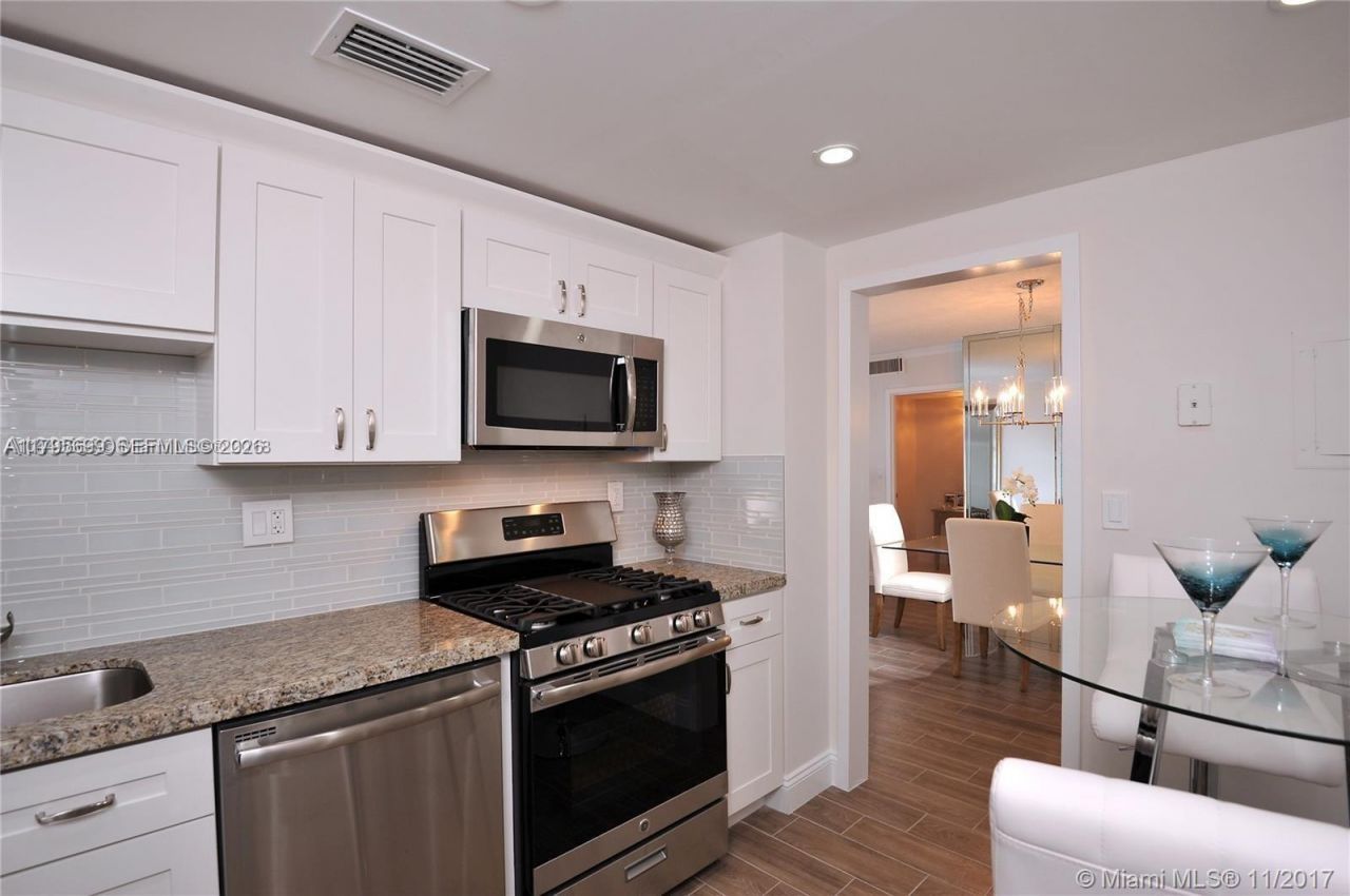 2030 S Ocean Dr, Unit 1804, Hallandale Beach, FL 33009 Photo