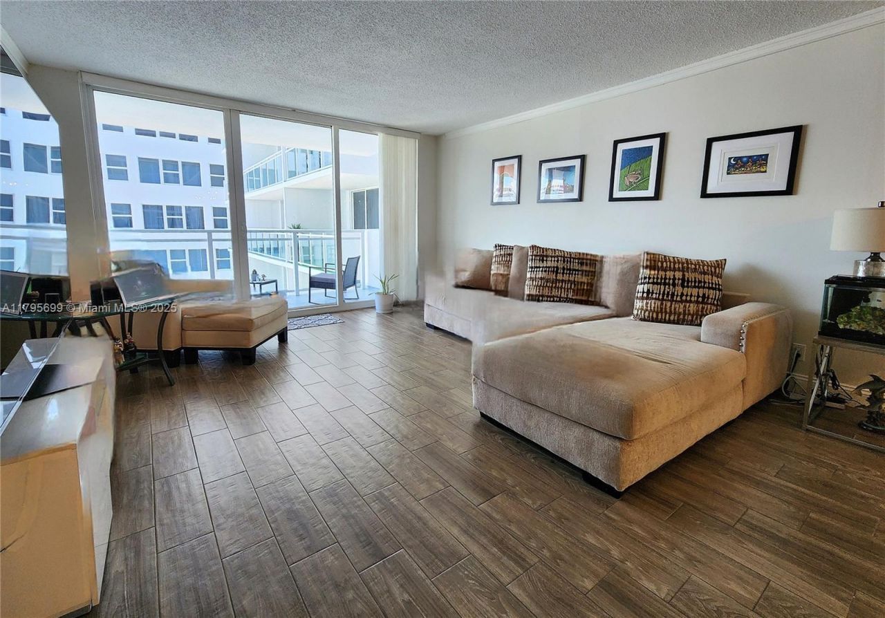 2030 S Ocean Dr, Unit 1804, Hallandale Beach, FL 33009 Photo
