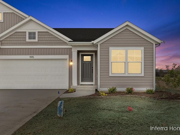 995 Scioto Drive NW, Unit 25, Comstock Park, MI 49321