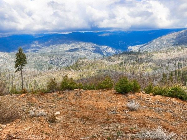 7170 7174 Yosemite Park Way, Yosemite, CA 95389