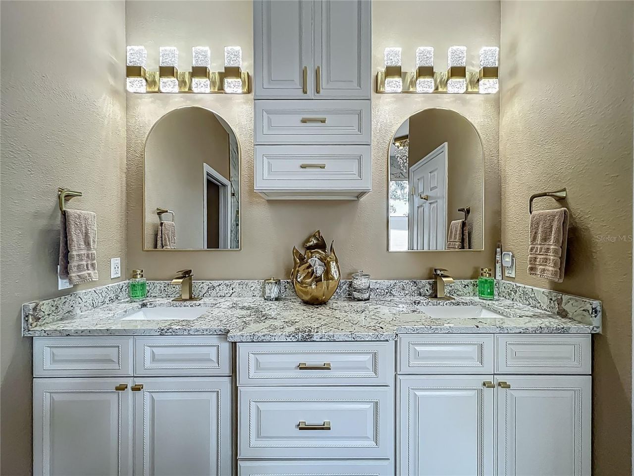 3008 Sutton Woods Drive, Plant City, FL 33566 Photo