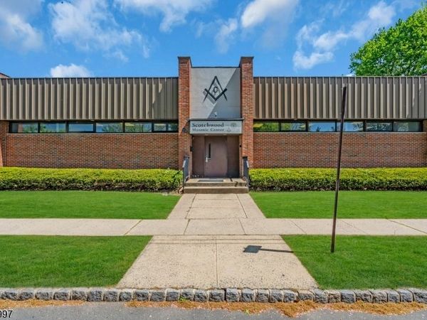 301 Forest Rd, Scotch Plains, NJ 07076