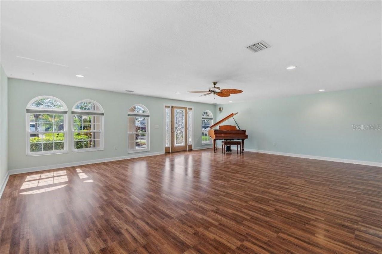 4531 44th Street S, Saint Petersburg, FL 33711 Photo