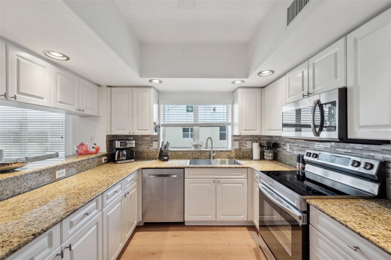 1200 Country Club Drive, Unit 5506, Largo, FL 33771 Photo