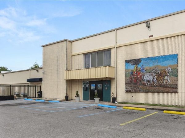 321 S DORGENOIS Street, New Orleans, LA 70119