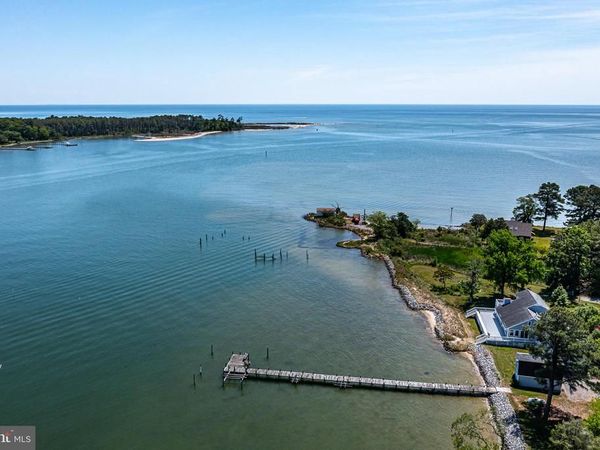 2215 DITCHLEY ROAD, KILMARNOCK, VA 22482