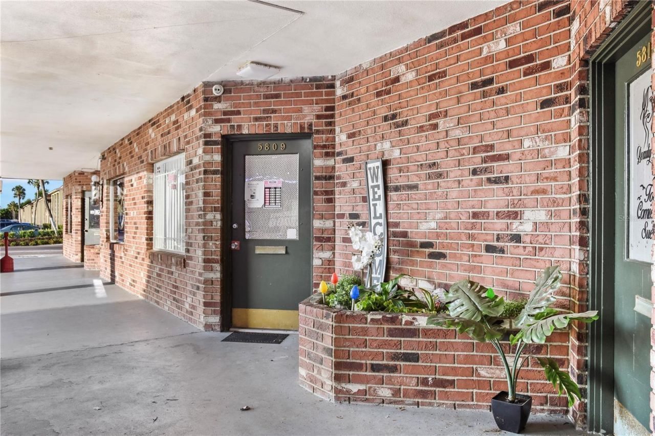 5801 Dahlia Drive, Orlando, FL 32807 Photo