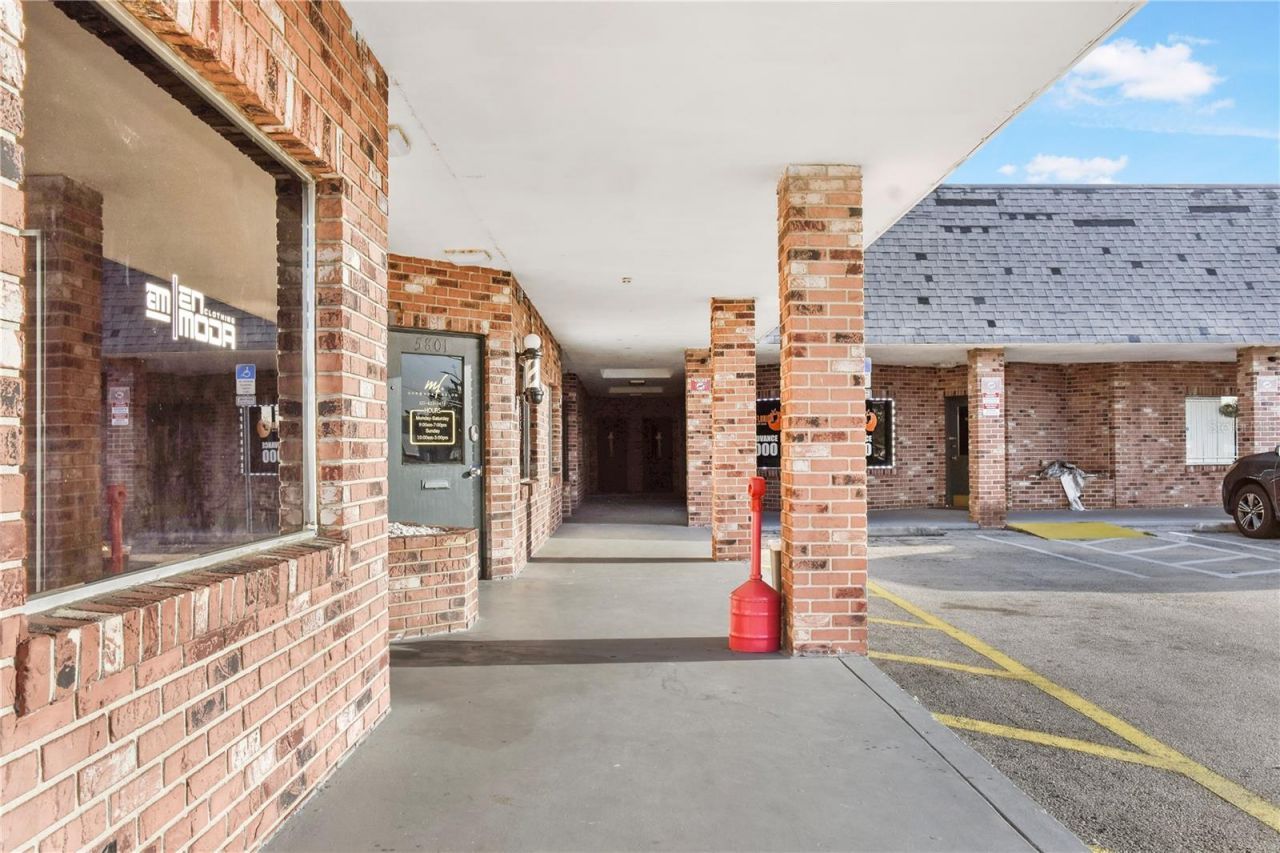 5801 Dahlia Drive, Orlando, FL 32807 Photo