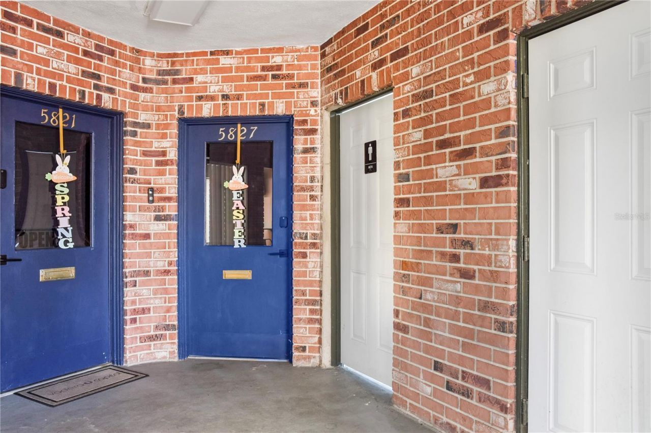 5801 Dahlia Drive, Orlando, FL 32807 Photo