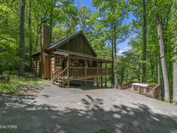 3426 Twin City Way, Sevierville, TN 37863