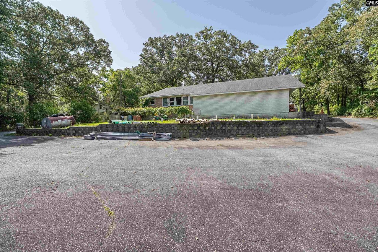 301 Ramblin Road Photo 11