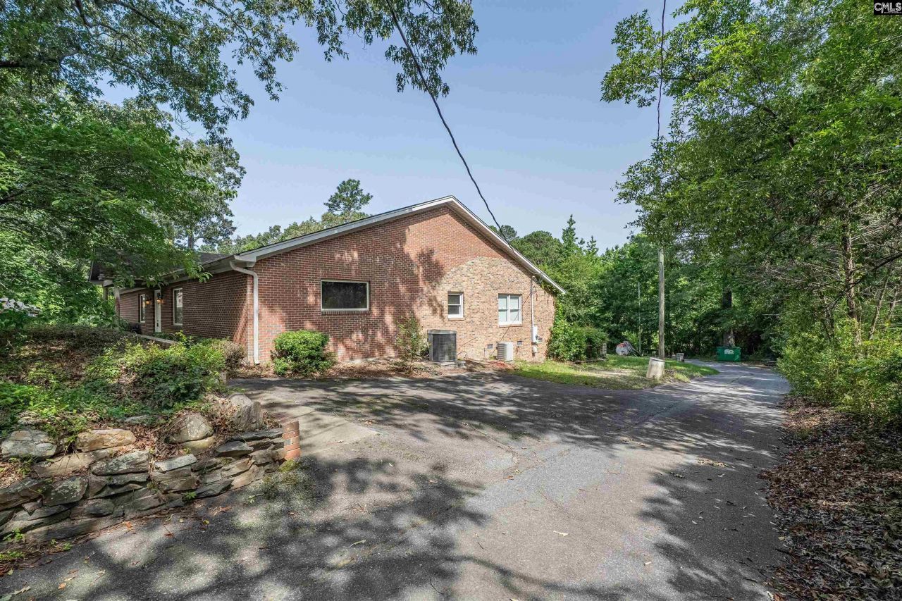 301 Ramblin Road Photo 13