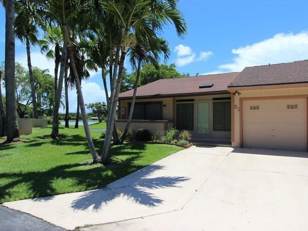 61 Mayfair Lane, Boynton Beach, FL 33426
