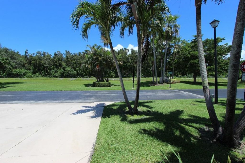 61 Mayfair Lane, Boynton Beach, FL 33426 Photo