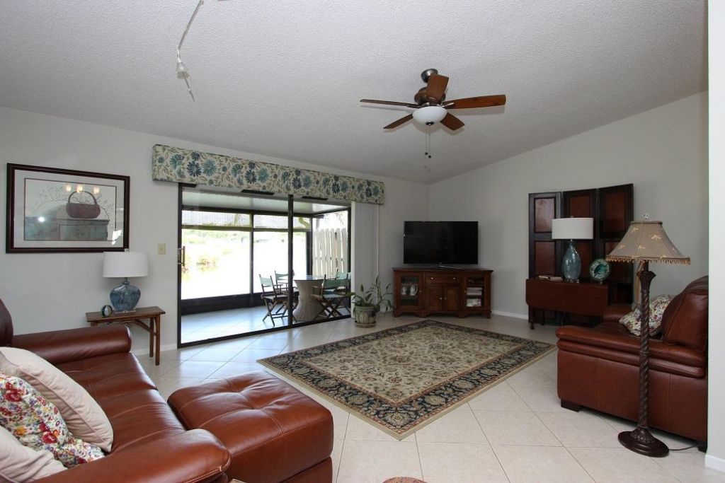 61 Mayfair Lane, Boynton Beach, FL 33426 Photo