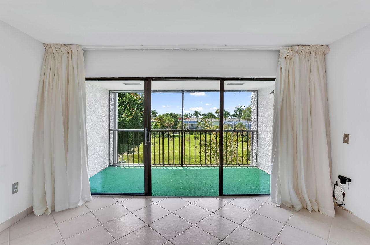 4290 Deste Court, Unit 301, Lake Worth, FL 33467 Photo