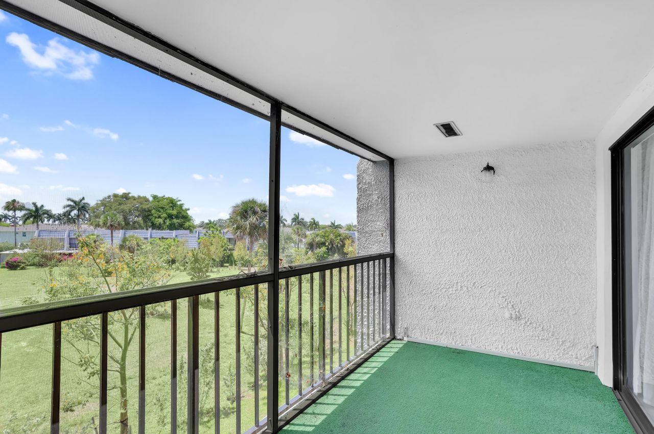 4290 Deste Court, Unit 301, Lake Worth, FL 33467 Photo