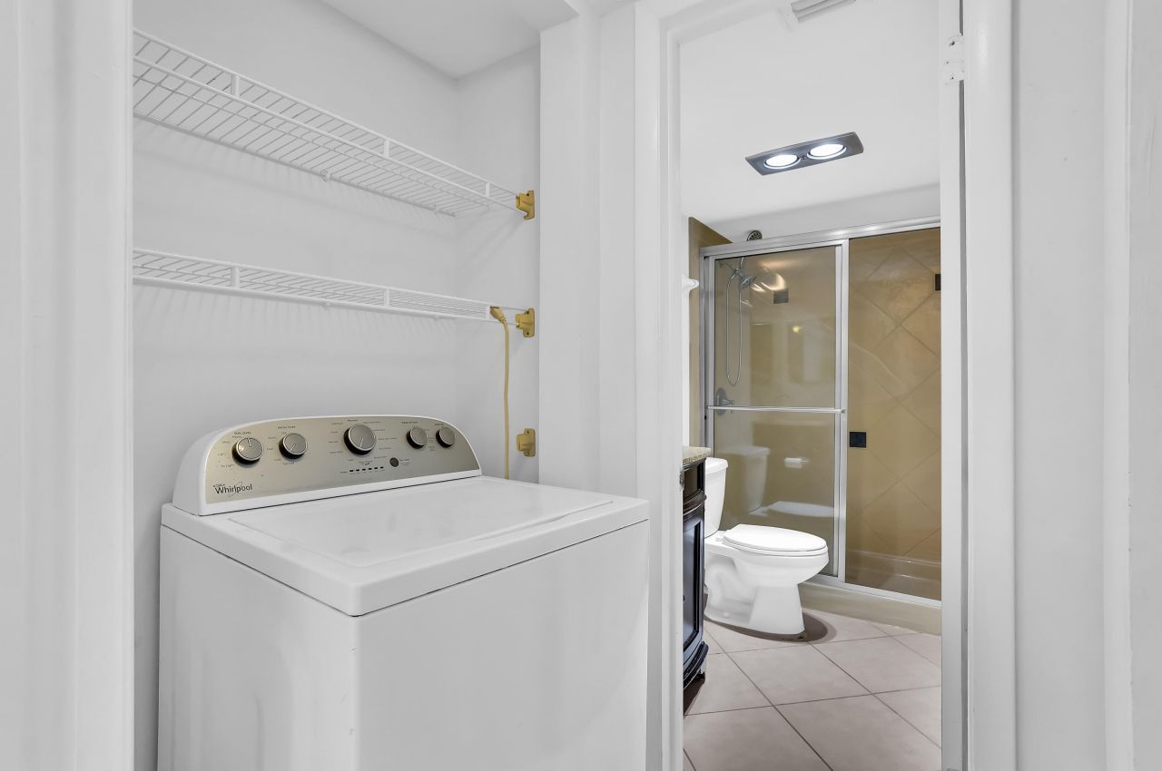 4290 Deste Court, Unit 301, Lake Worth, FL 33467 Photo