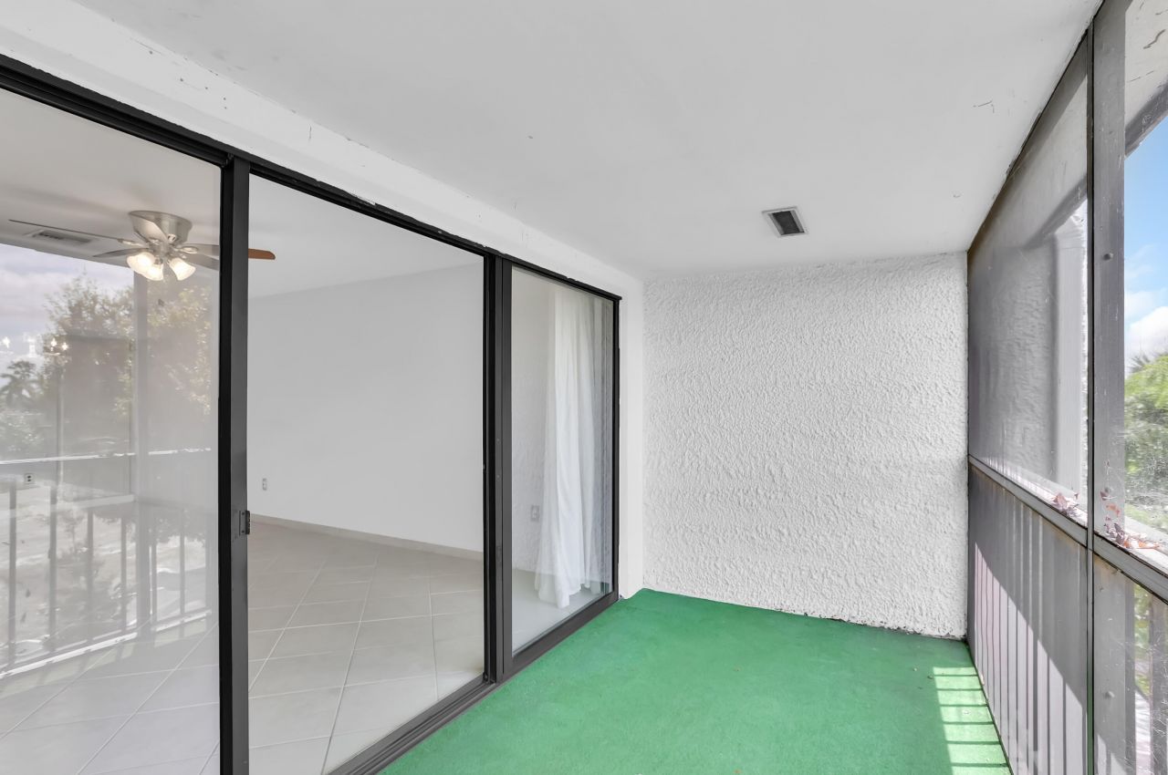 4290 Deste Court, Unit 301, Lake Worth, FL 33467 Photo