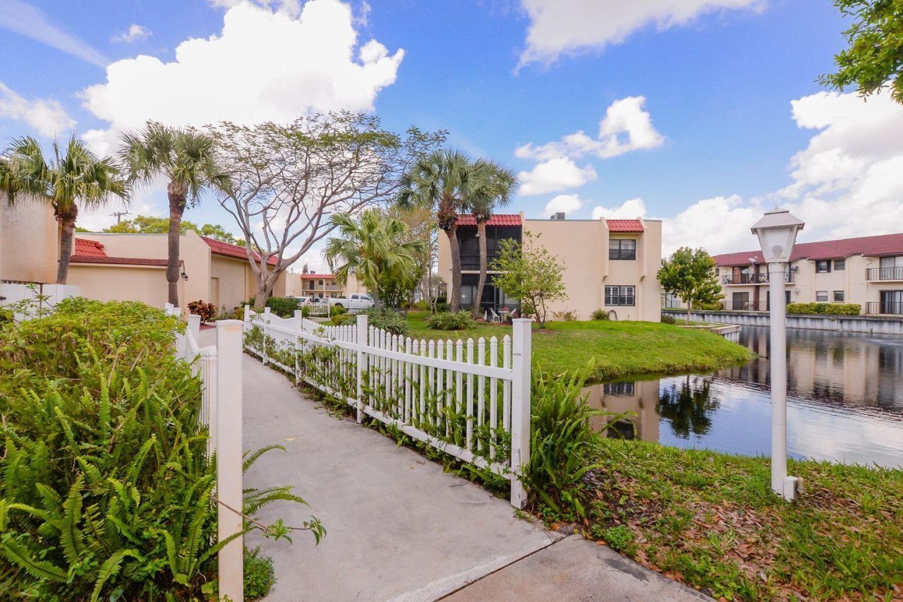 2050 Oleander Boulevard, Unit 2202, Fort Pierce, FL 34950 Photo