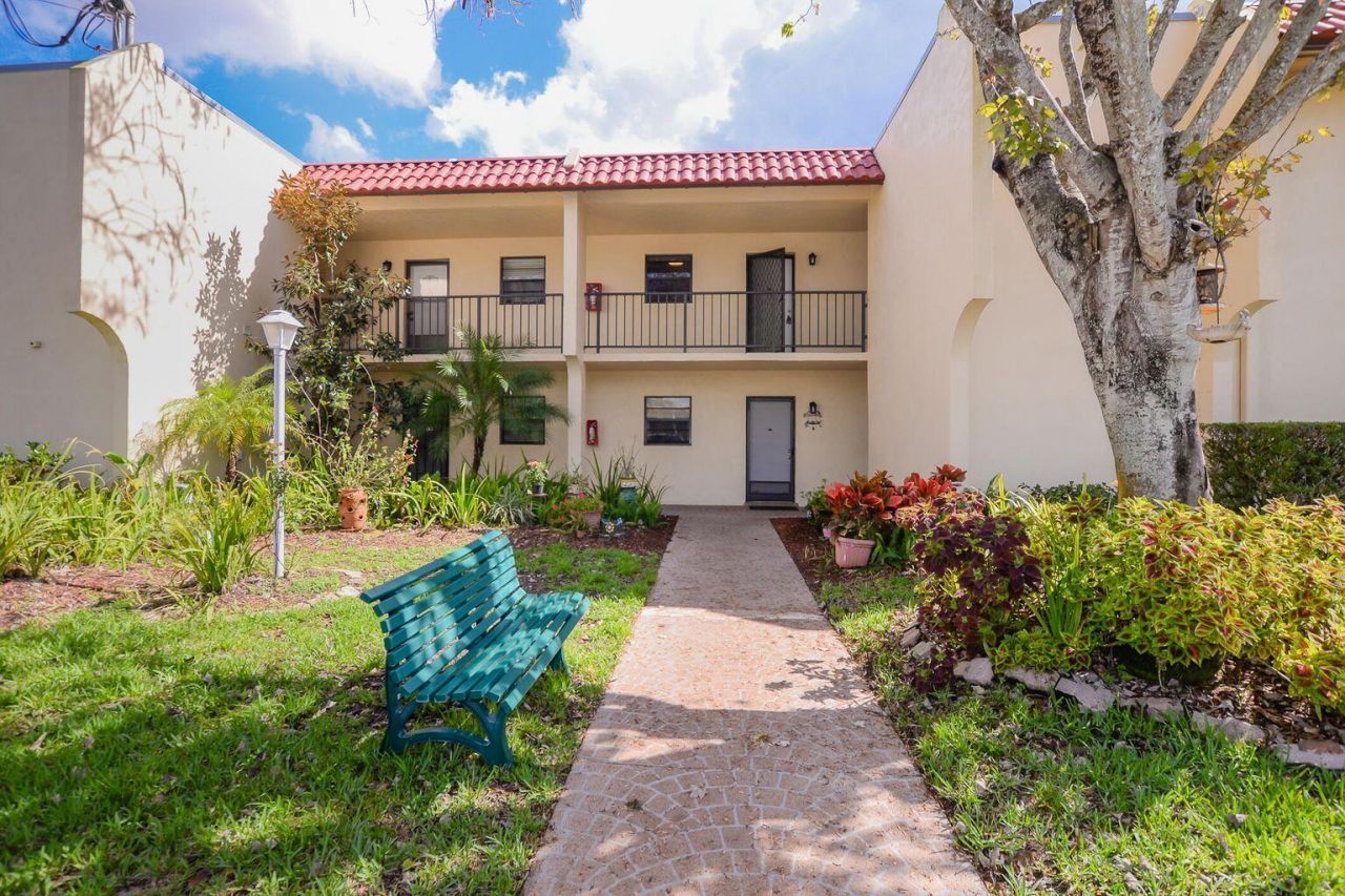 2050 Oleander Boulevard, Unit 2202, Fort Pierce, FL 34950 Photo