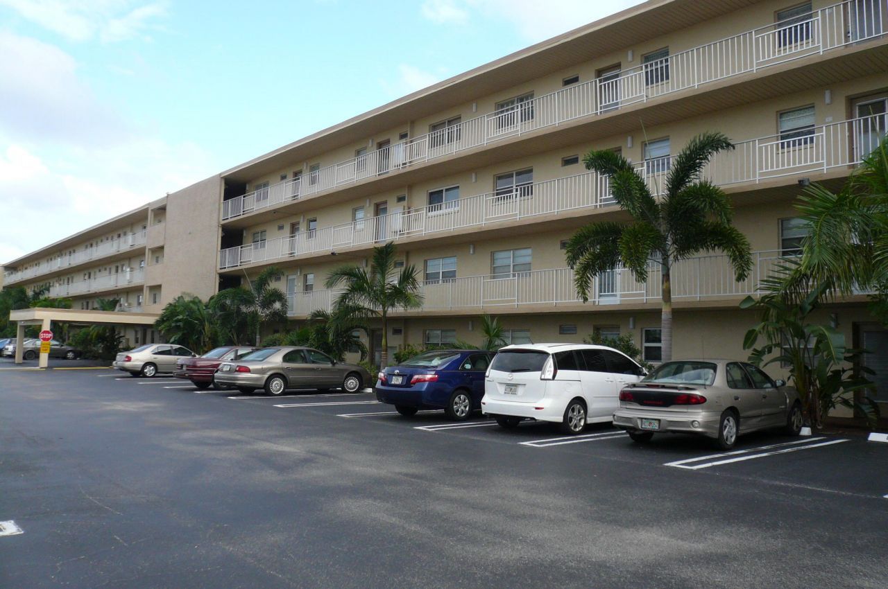 330 NE 26th Avenue, Unit 212, Boynton Beach, FL 33435 Photo