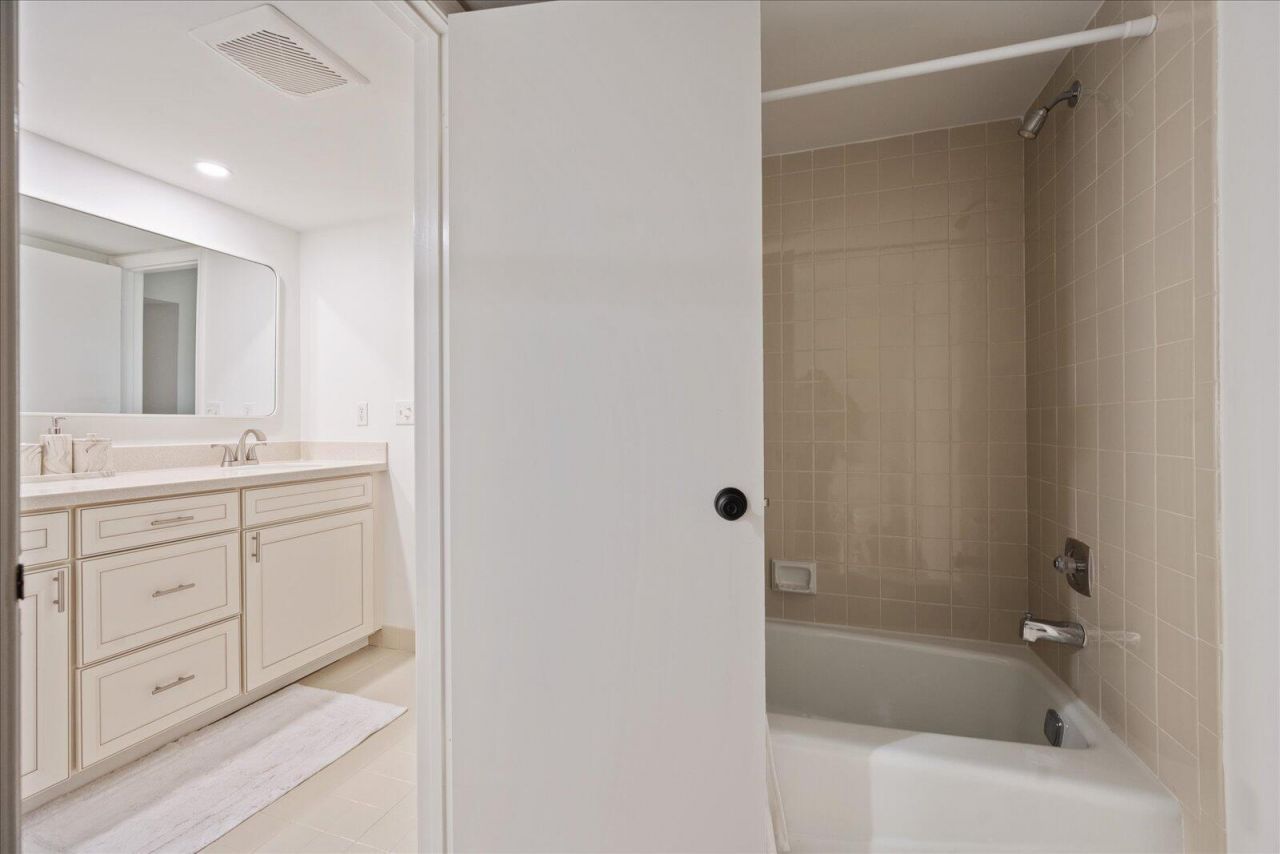 13307 Polo Club Road, Unit C106, Wellington, FL 33414 Photo