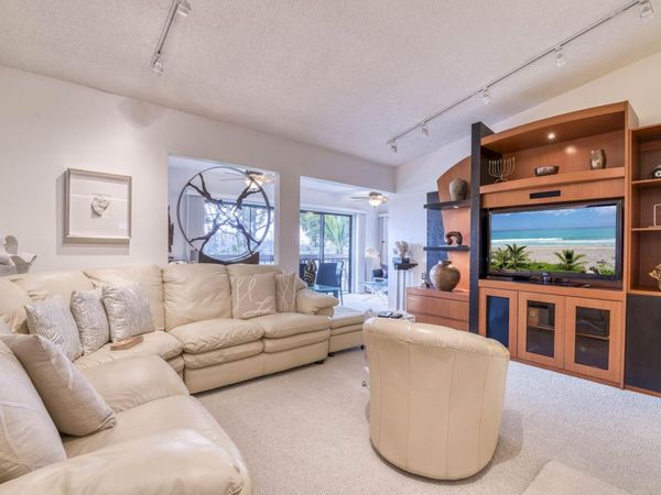 1111 Duncan Circle, Unit 203, Palm Beach Gardens, FL 33418