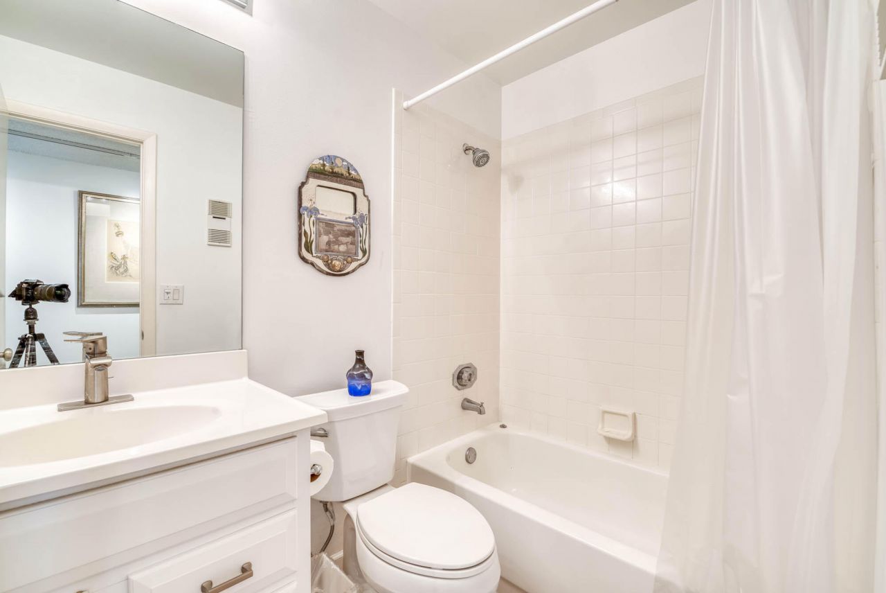 1111 Duncan Circle, Unit 203, Palm Beach Gardens, FL 33418 Photo