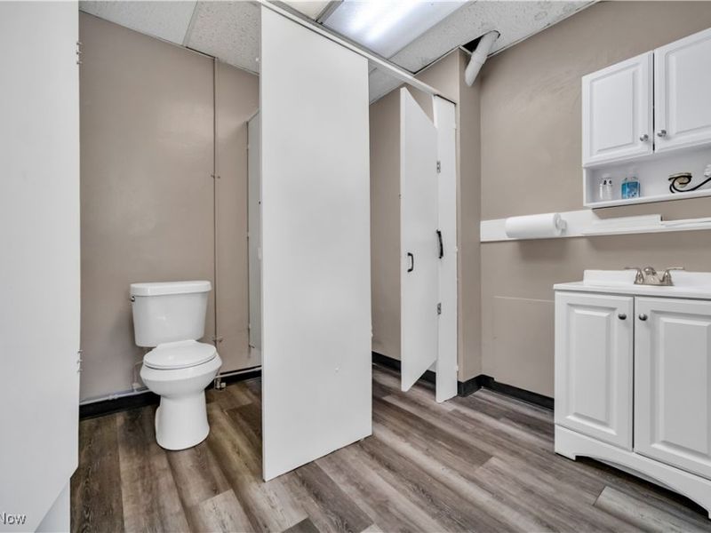 803 Wooster Road N, Barberton, OH 44203 Photo 12