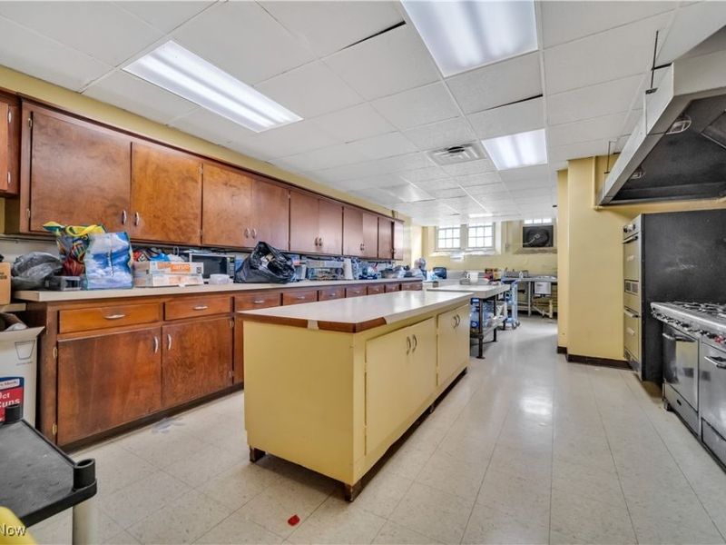 803 Wooster Road N, Barberton, OH 44203 Photo 18