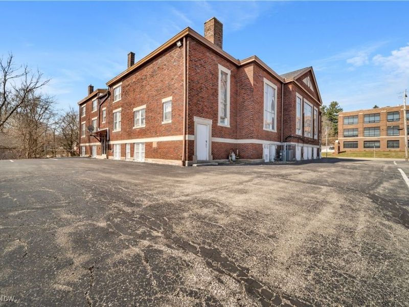 803 Wooster Road N, Barberton, OH 44203 Photo 5