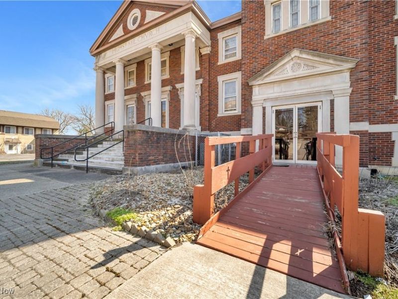 803 Wooster Road N, Barberton, OH 44203 Photo 9