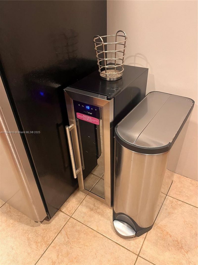 401 Ocean Dr, Unit 324, Miami Beach, FL 33139 Photo