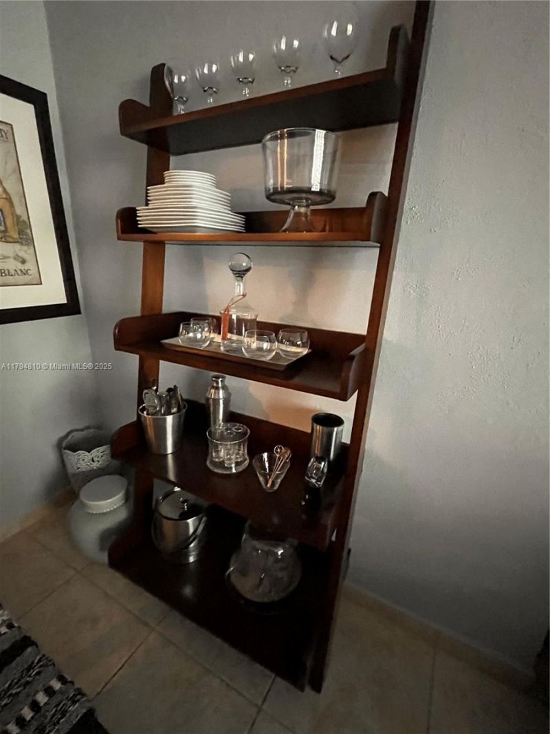 401 Ocean Dr, Unit 324, Miami Beach, FL 33139 Photo