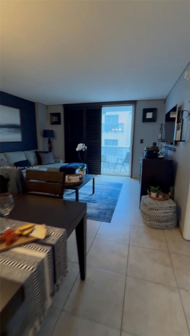 401 Ocean Dr, Unit 324, Miami Beach, FL 33139 Photo