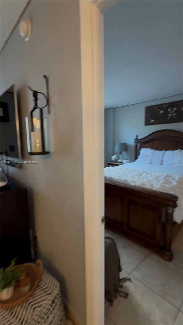 401 Ocean Dr, Unit 324, Miami Beach, FL 33139 Photo